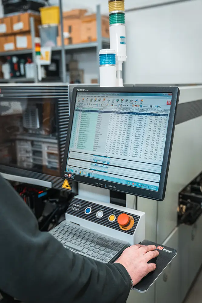 centro-di-montaggio-e-costruzione-di-pcb-a-bologna