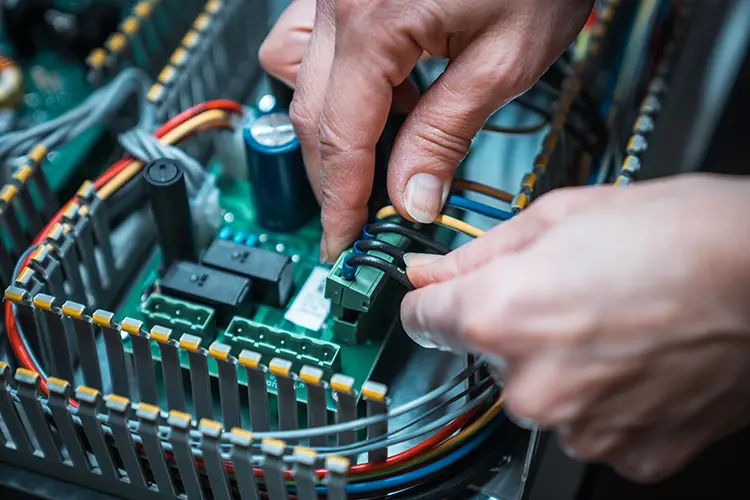 damitec-laboratorio-di-pcb-a-modena