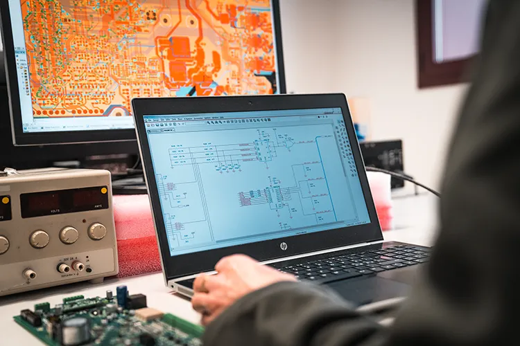 fabbricazione-circuiti-stampati-e-reverse-engineering-modena