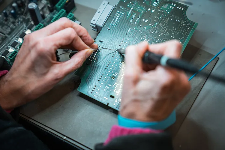 reverse-engineering-di-schede-elettroniche-a-bologna
